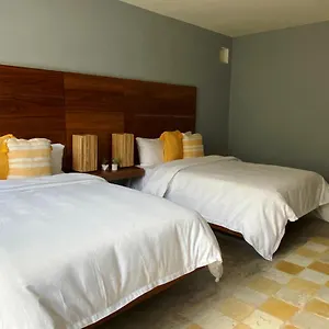 Hotel Unknown, Merida